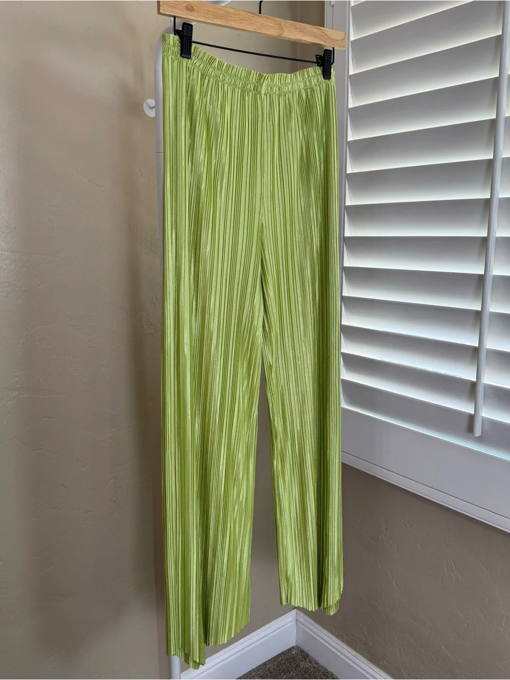 Commense Set Lime Green Pleated Crop Top & Pants Medium NWT Chartreuse - Picture 5 of 13